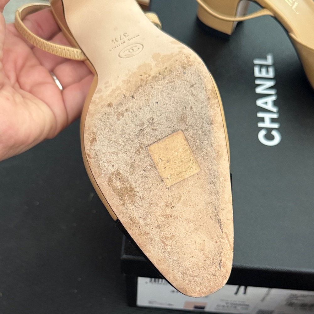 CHANEL Tan and Black Slingback Heels - Picture 6 of 7